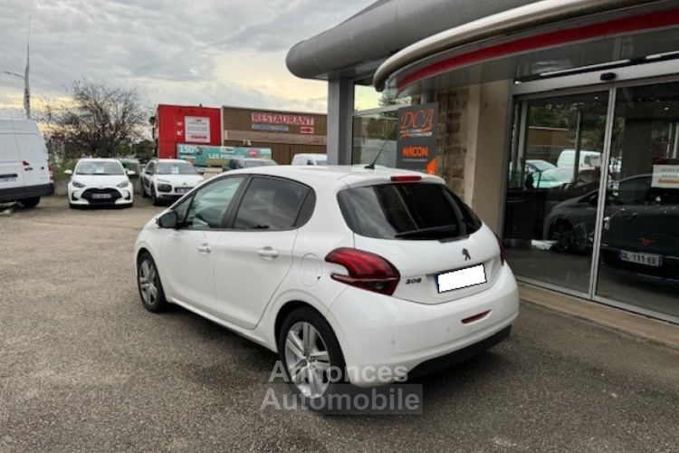 Peugeot 208 1.2i PureTech 12V S&S - 82  BERLINE Signature PHASE 2 - <small></small> 10.990 € <small>TTC</small> - #4