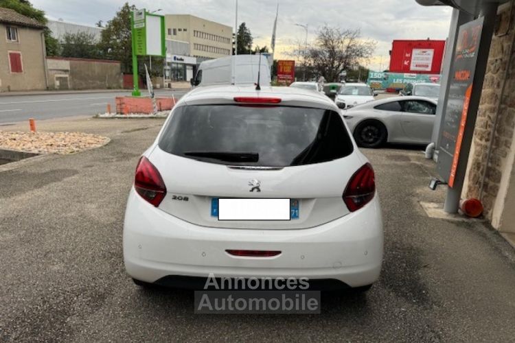 Peugeot 208 1.2i PureTech 12V S&S - 82  BERLINE Signature PHASE 2 - <small></small> 10.990 € <small>TTC</small> - #5