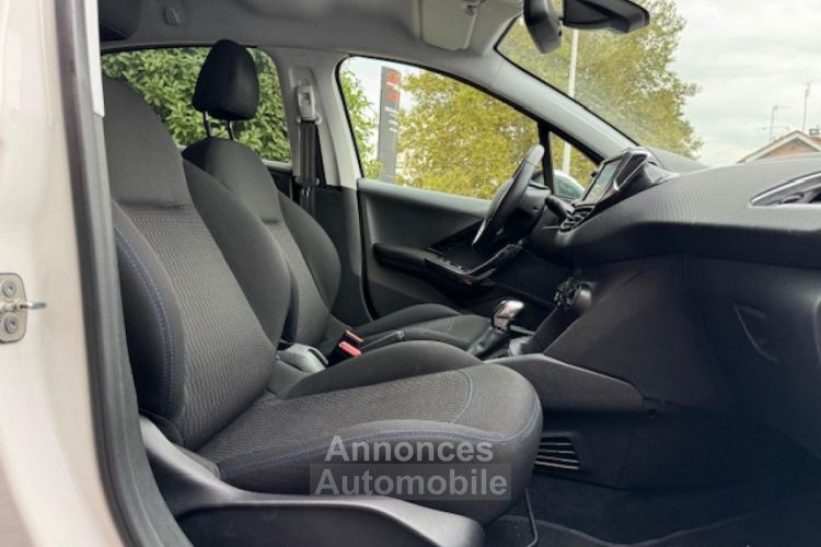 Peugeot 208 1.2i PureTech 12V S&S - 82  BERLINE Signature PHASE 2 - <small></small> 10.990 € <small>TTC</small> - #12