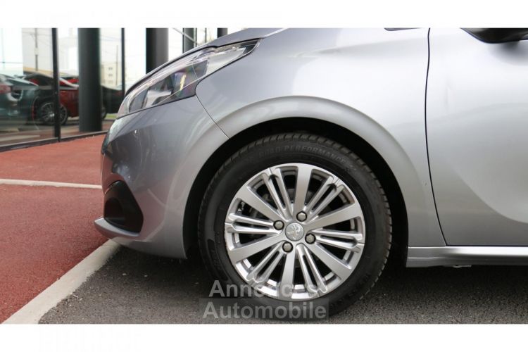 Peugeot 208 1.2i PureTech 12V S&S - 82 BERLINE Active PHASE 2 - <small></small> 11.490 € <small></small> - #11