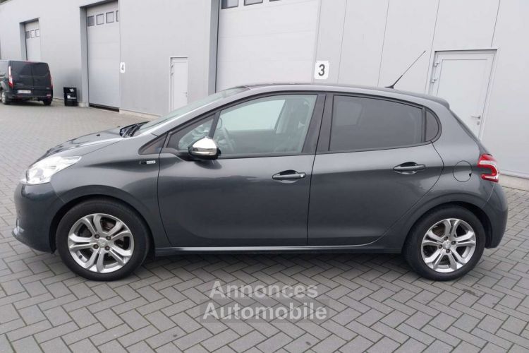 Peugeot 208 1.2i Style-GPS-AIRCO-BLUETOOTH-GARANTIE.12.MOIS- - <small></small> 7.490 € <small>TTC</small> - #4