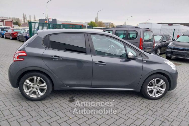 Peugeot 208 1.2i Style-GPS-AIRCO-BLUETOOTH-GARANTIE.12.MOIS- - <small></small> 7.490 € <small>TTC</small> - #8