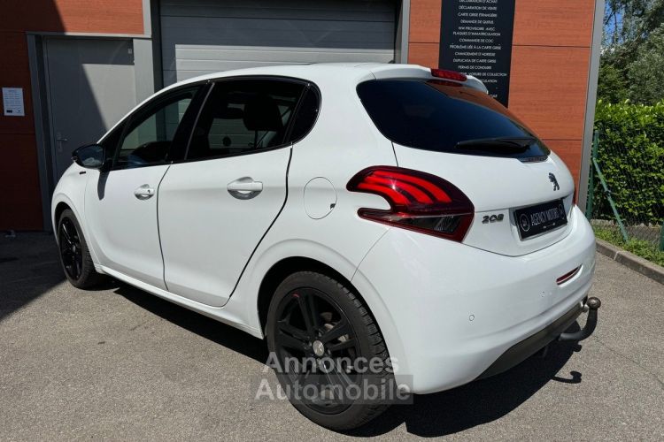 Peugeot 208 1.2l Puretech 110 ch Gt Line EAT6 12/2015 - <small></small> 9.990 € <small>TTC</small> - #2