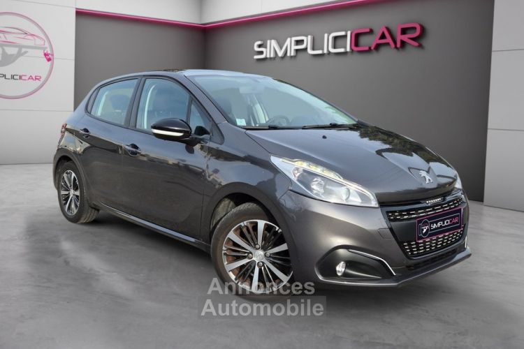 Peugeot 208 1.2VTI 82ch BVM5 ALLURE/CARPLAY/TOIT PANO/SIEGES CHAUFFANTS/COURROIE NEUVE/GARANTIE 12 MOIS - <small></small> 8.480 € <small>TTC</small> - #1