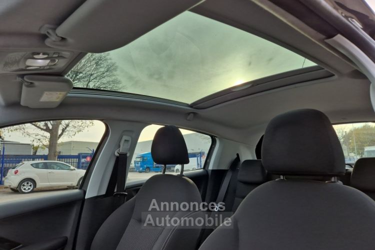 Peugeot 208 1.2VTI 82ch BVM5 ALLURE/CARPLAY/TOIT PANO/SIEGES CHAUFFANTS/COURROIE NEUVE/GARANTIE 12 MOIS - <small></small> 8.480 € <small>TTC</small> - #20