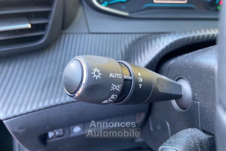 Peugeot 208 136 ALLURE GPS Caméra ADML 11kW - <small></small> 20.950 € <small>TTC</small> - #15