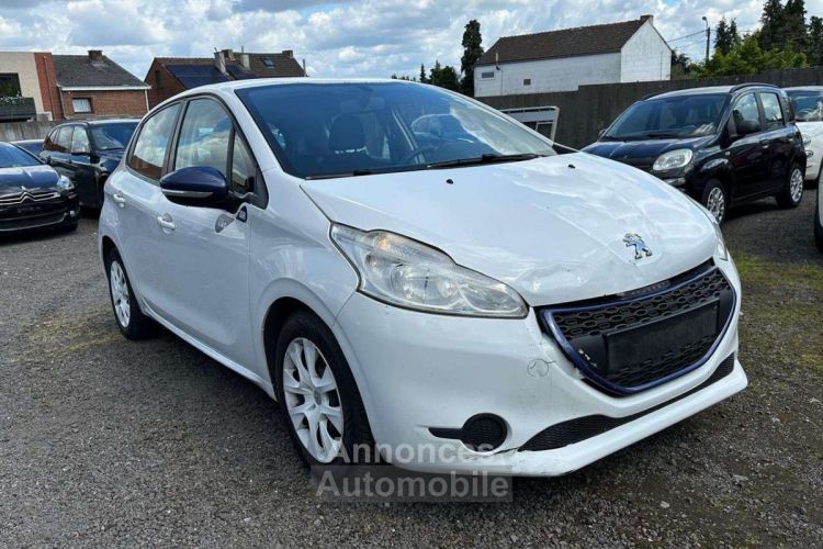 Peugeot 208 1.4 HDi 68cv 5P Série Like - <small></small> 5.490 € <small>TTC</small> - #1