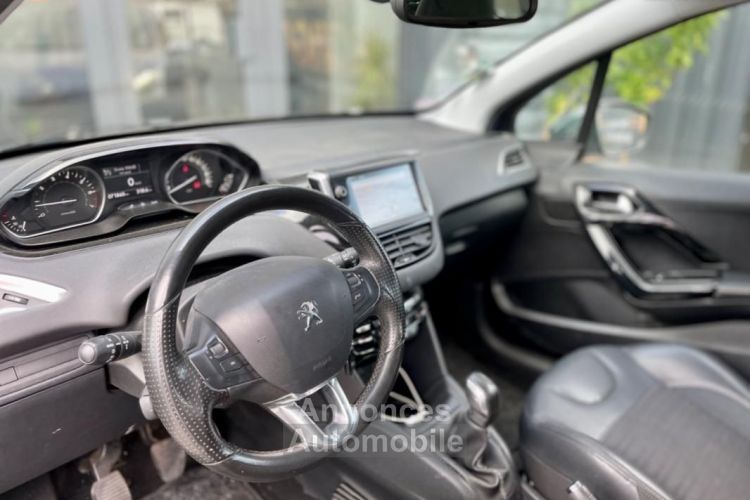 Peugeot 208 1.4 VTI 95ch ALLURE GPS JANTES 17 - <small></small> 7.981 € <small>TTC</small> - #8