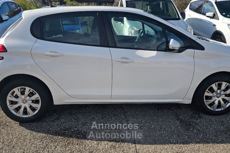 Peugeot 208 1.6 BLUE HDI 100CH PREMIUM 2019 139.000 KMS TVA GPS REG TEL... - <small></small> 4.991 € <small></small> - #4