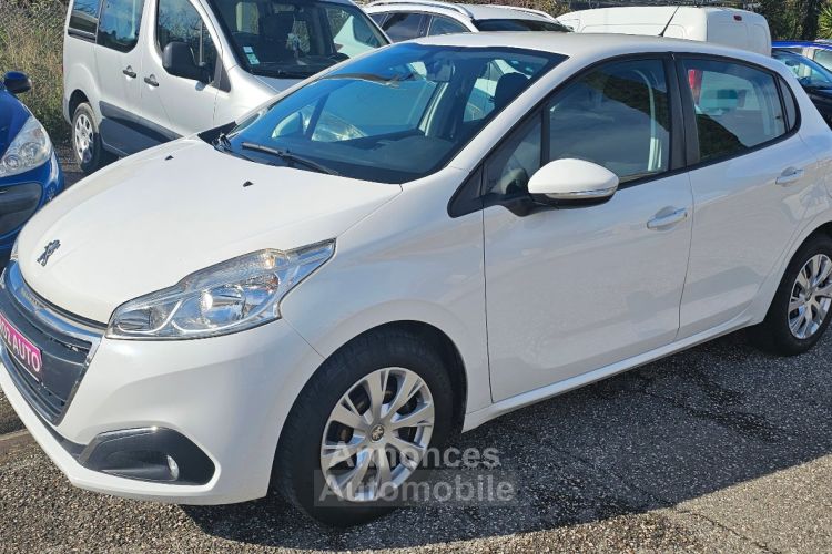 Peugeot 208 1.6 BLUE HDI 100CH PREMIUM 2019 139.000 KMS TVA GPS REG TEL... - <small></small> 4.991 € <small></small> - #1