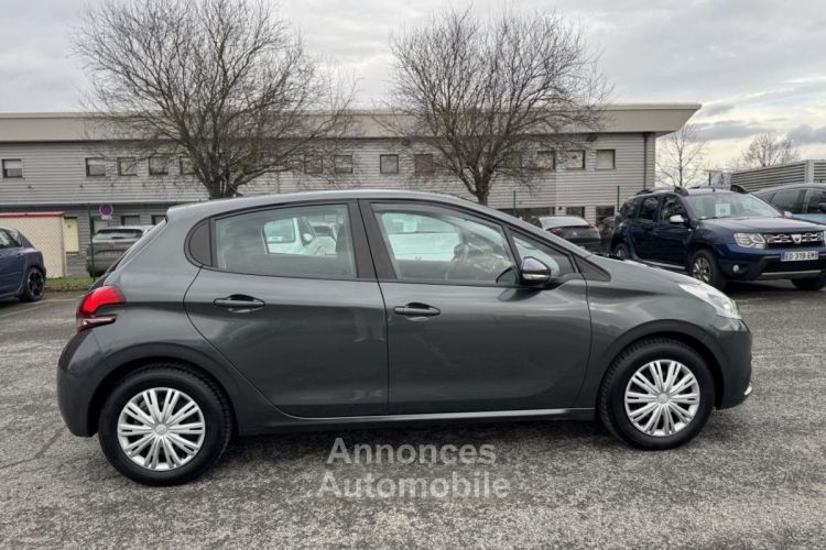 Peugeot 208 1.6 BlueHDi - 100 BERLINE Active PHASE 2 - <small></small> 8.490 € <small>TTC</small> - #17