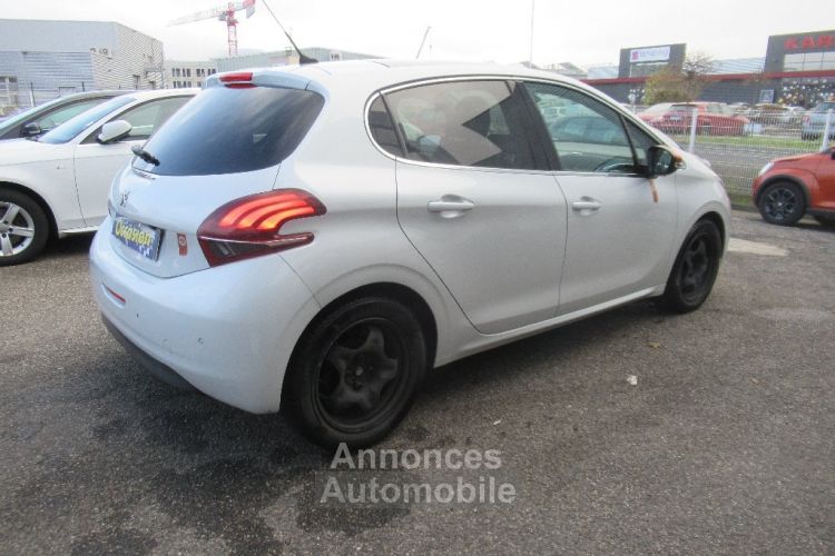 Peugeot 208 1.6 BlueHDi 100ch BVM5 Roland Garros - <small></small> 10.990 € <small>TTC</small> - #4