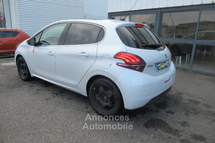 Peugeot 208 1.6 BlueHDi 100ch BVM5 Roland Garros - <small></small> 10.990 € <small>TTC</small> - #6