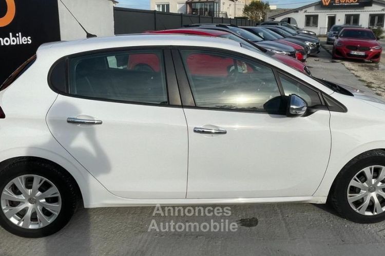 Peugeot 208 1.6 BLUEHDI 75 ch ACTIVE - <small></small> 5.989 € <small>TTC</small> - #6