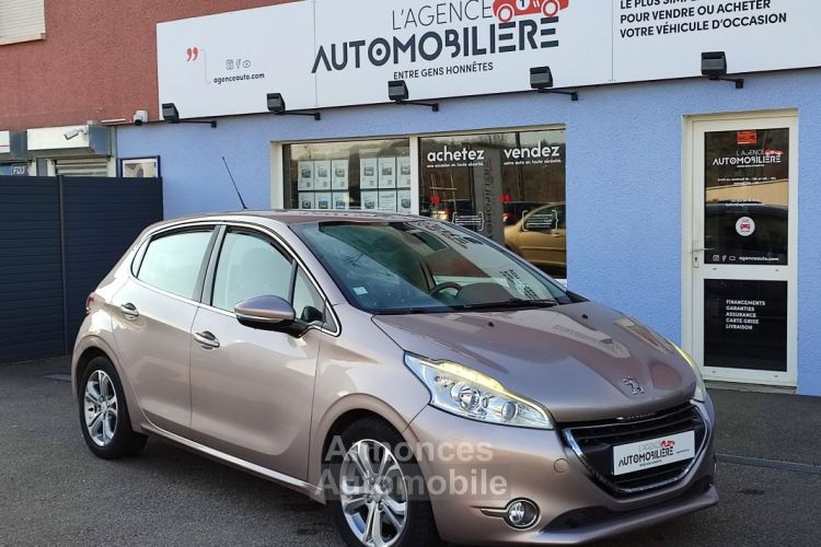 Peugeot 208 1.6 e-HDI 92 Allure - <small></small> 8.490 € <small>TTC</small> - #1