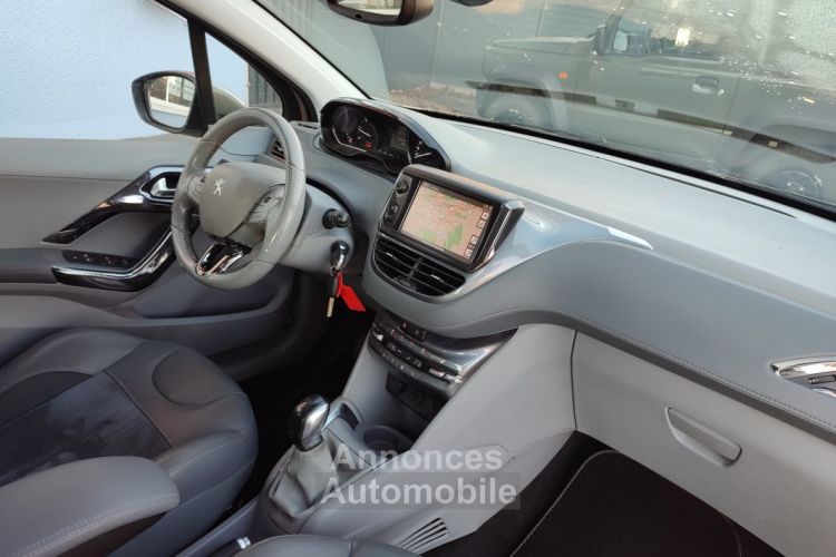 Peugeot 208 1.6 e-HDI 92 Allure - <small></small> 8.490 € <small>TTC</small> - #19