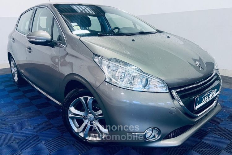 Peugeot 208 1.6 e-HDi 92ch Allure - <small></small> 6.490 € <small>TTC</small> - #1