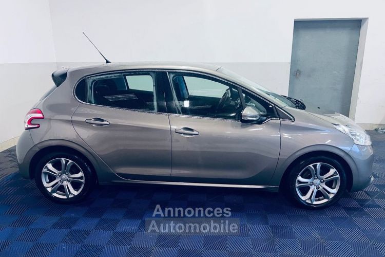 Peugeot 208 1.6 e-HDi 92ch Allure - <small></small> 6.490 € <small>TTC</small> - #5