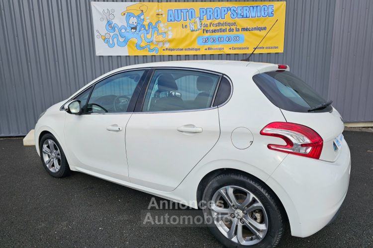 Peugeot 208 1.6 e-HDi 92ch FAP BVM5 Business Pack - <small></small> 7.990 € <small>TTC</small> - #2