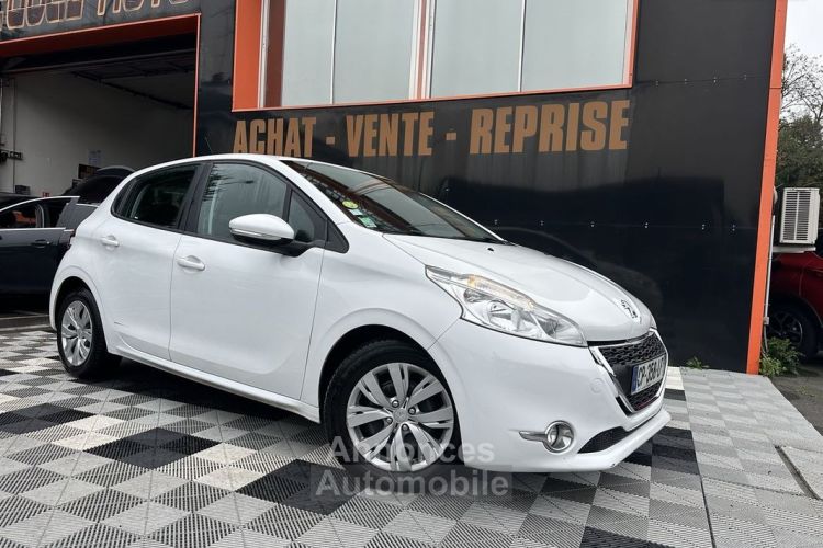 Peugeot 208 1.6 E-HDI FAP ALLURE 5P - <small></small> 4.990 € <small>TTC</small> - #1