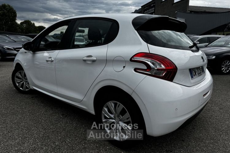 Peugeot 208 1.6 E-HDI FAP URBAN SOUL 4CV 5P - <small></small> 5.990 € <small>TTC</small> - #2