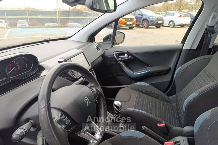 Peugeot 208 1.6 HDi 115 cv ALLURE - <small></small> 7.990 € <small>TTC</small> - #22