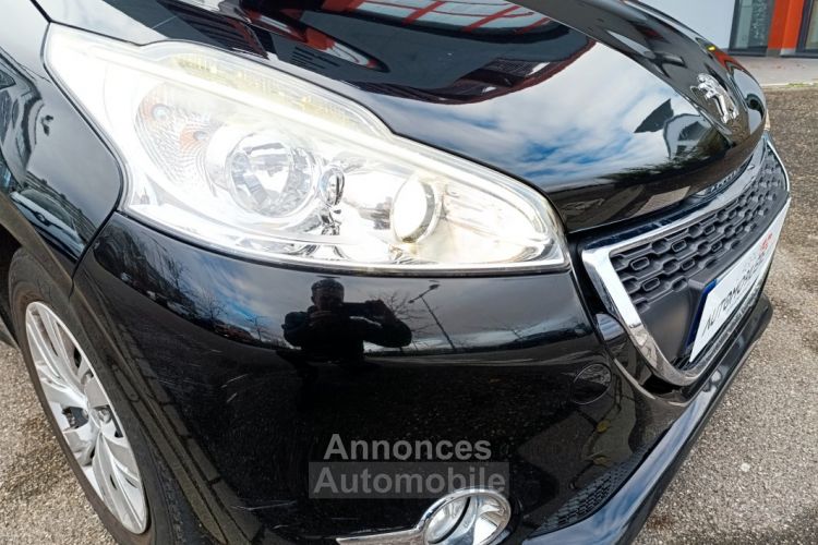 Peugeot 208 1.6 HDi 115 cv ALLURE - <small></small> 7.990 € <small>TTC</small> - #24