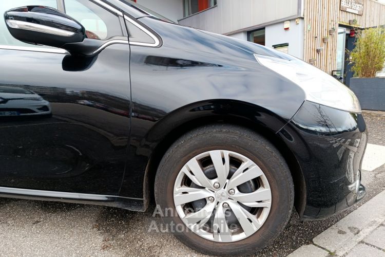 Peugeot 208 1.6 HDi 115 cv ALLURE - <small></small> 7.990 € <small>TTC</small> - #26