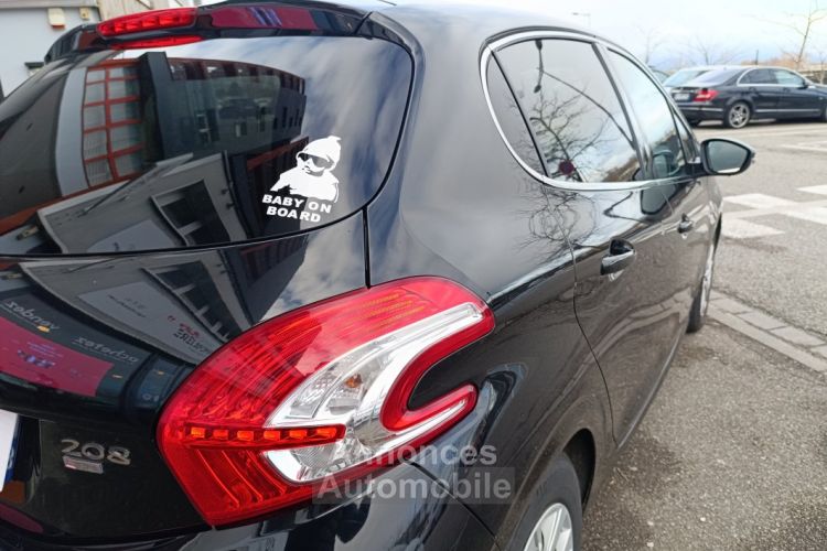 Peugeot 208 1.6 HDi 115 cv ALLURE - <small></small> 7.990 € <small>TTC</small> - #31