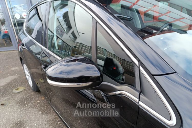 Peugeot 208 1.6 HDi 115 cv ALLURE - <small></small> 7.990 € <small>TTC</small> - #32