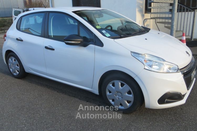 Peugeot 208 1.6 HDI 75 Cv BLUEHDI . 61000 KM ,1 ère Main 2 Places 5 Portes - <small></small> 6.000 € <small></small> - #1