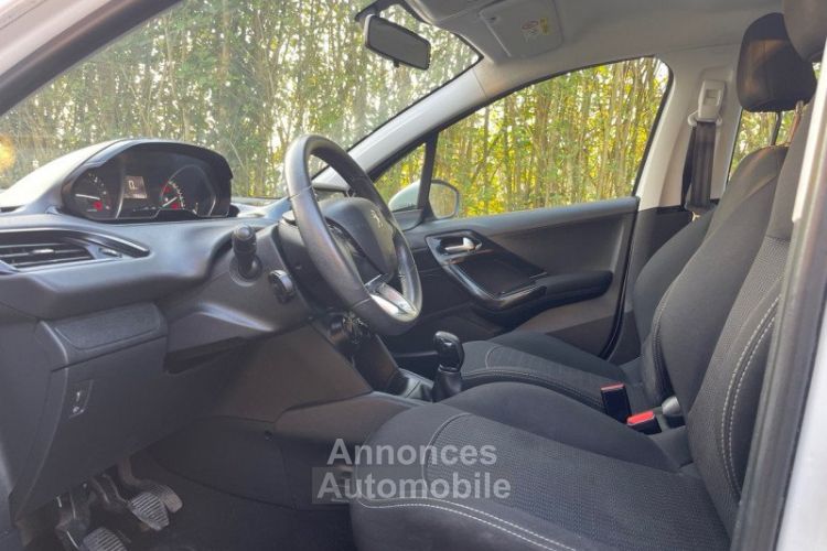 Peugeot 208 1.6 HDI 75CH ACTIVE 5P * 10*2018 ECRAN MULTIFONCTIONS LED - <small></small> 8.490 € <small>TTC</small> - #10