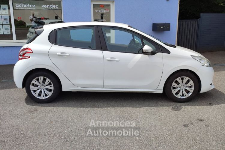 Peugeot 208 1.6 HDI 92 Active - <small></small> 8.490 € <small>TTC</small> - #8