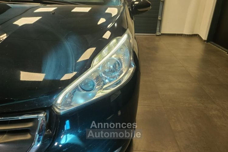 Peugeot 208 1.6 VTI 120ch FELINE TOIT PANORAMIQUE - <small></small> 6.990 € <small>TTC</small> - #13