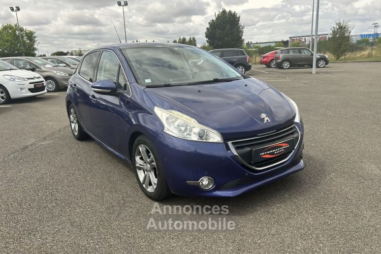 Peugeot 208 1.6 VTI ALLURE 6CV 5P - <small></small> 9.990 € <small>TTC</small> - #17