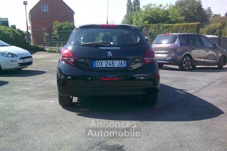 Peugeot 208 1.6lblue-hdi 75cv active (2015) - <small></small> 9.880 € <small>TTC</small> - #2