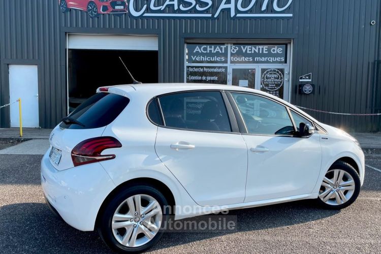 Peugeot 208 (2) 1.2 i 82 cv E6.2 Édition SIGNATURE BVM-5 TBE - <small></small> 9.990 € <small>TTC</small> - #3