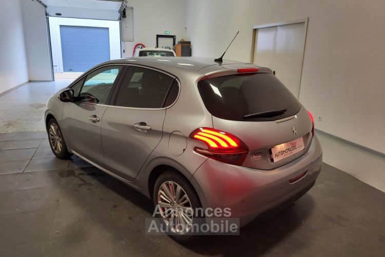 Peugeot 208 (2) 1.2 PURETECH 82 ALLURE 5P - <small></small> 7.990 € <small>TTC</small> - #5