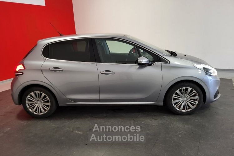 Peugeot 208 (2) 1.2 PURETECH 82 ALLURE 5P - <small></small> 7.990 € <small>TTC</small> - #8