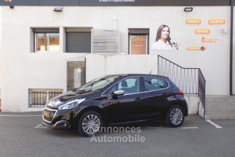 Peugeot 208 (2) 1.2 PURETECH 82 cv ALLURE 5P - <small></small> 8.490 € <small>TTC</small> - #1