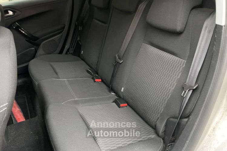 Peugeot 208 (2) 1.2 PURETECH 82 STYLE 5P *DISTRIBUTION A JOUR* - <small></small> 6.900 € <small>TTC</small> - #11