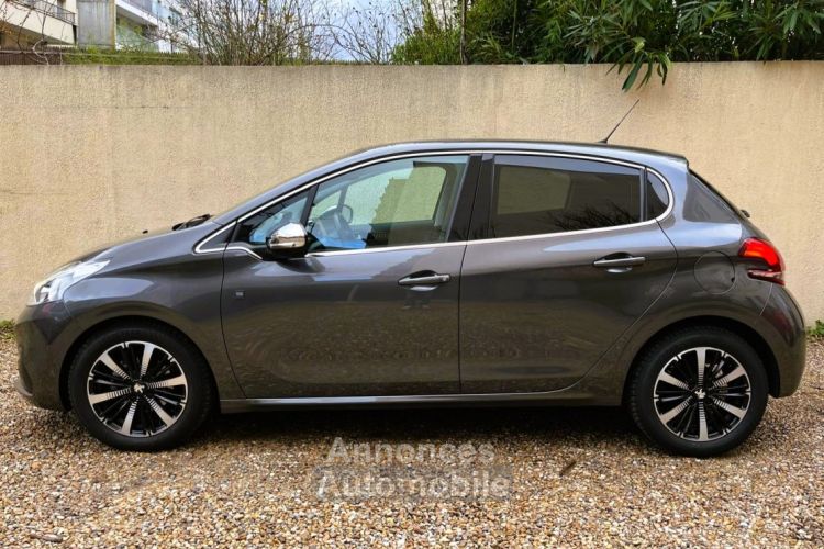 Peugeot 208 (2) 1.2 PURETECH 82 TECH EDITION 5P *1ERE MAIN, ENTRETIEN EXCLUSIF PEUGEOT* - <small></small> 9.990 € <small>TTC</small> - #8