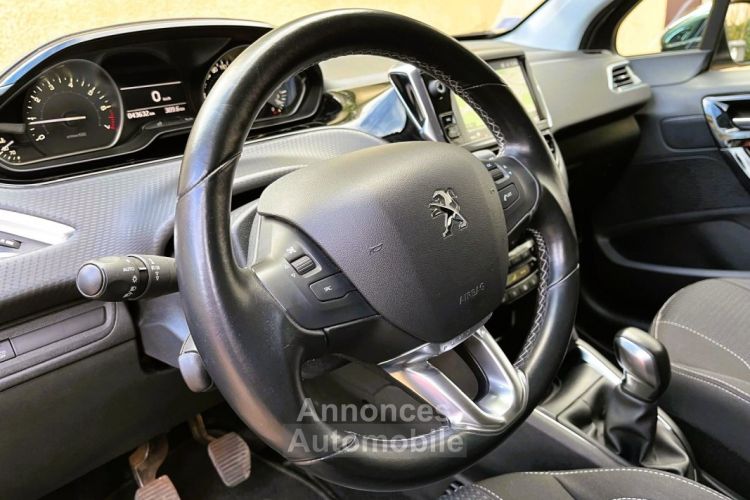 Peugeot 208 (2) 1.2 PURETECH 82 TECH EDITION 5P *1ERE MAIN, ENTRETIEN EXCLUSIF PEUGEOT* - <small></small> 9.990 € <small>TTC</small> - #11