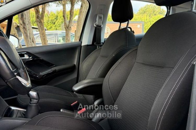 Peugeot 208 82CH ALLURE CAMÉRA + CARPLAY - <small></small> 9.990 € <small>TTC</small> - #5