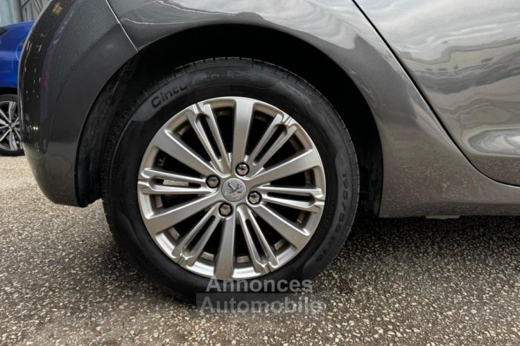 Peugeot 208 82ch BERLINE Allure - <small></small> 9.990 € <small>TTC</small> - #18