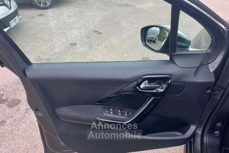 Peugeot 208 82ch BVM5 Active - SUIVI ENTRETIEN COMPLET - DISTRIB OK 10/2024 - <small></small> 7.990 € <small>TTC</small> - #22