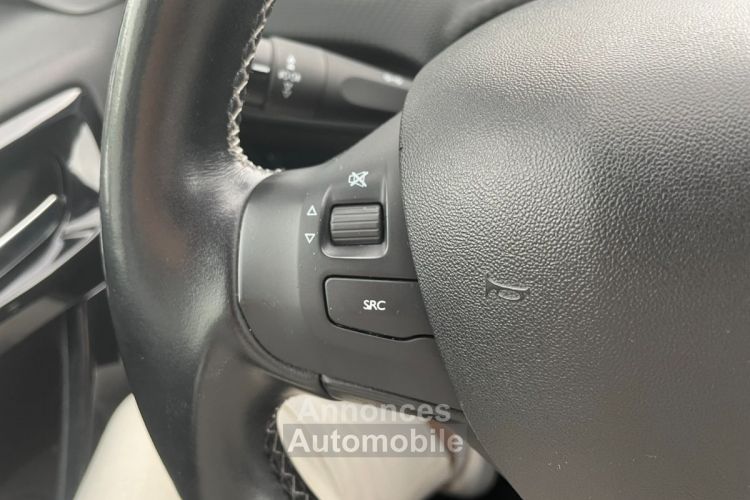 Peugeot 208 82ch BVM5 Active - SUIVI ENTRETIEN COMPLET - DISTRIB OK 10/2024 - <small></small> 7.990 € <small>TTC</small> - #25