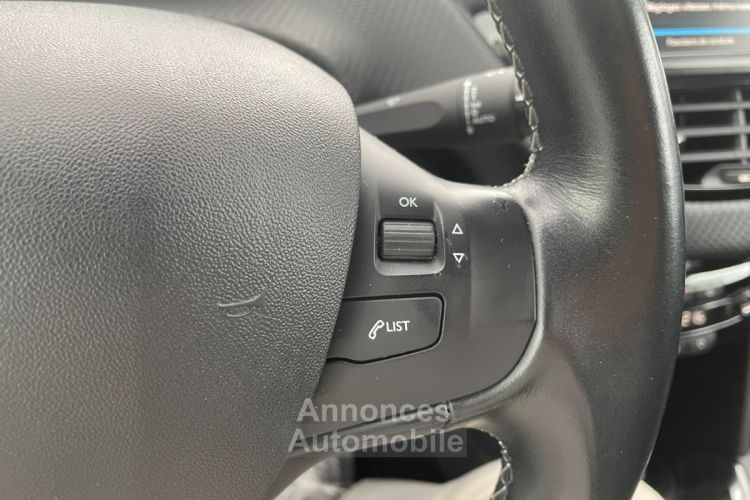 Peugeot 208 82ch BVM5 Active - SUIVI ENTRETIEN COMPLET - DISTRIB OK 10/2024 - <small></small> 7.990 € <small>TTC</small> - #27