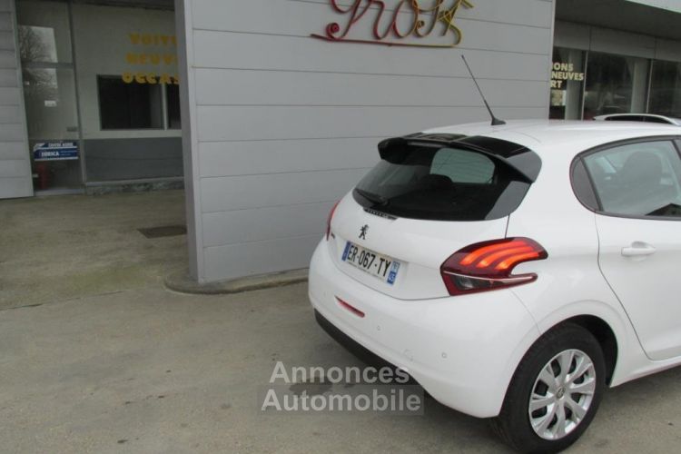 Peugeot 208 active 1.6 HDI Blanc - <small></small> 12.500 € <small>TTC</small> - #2