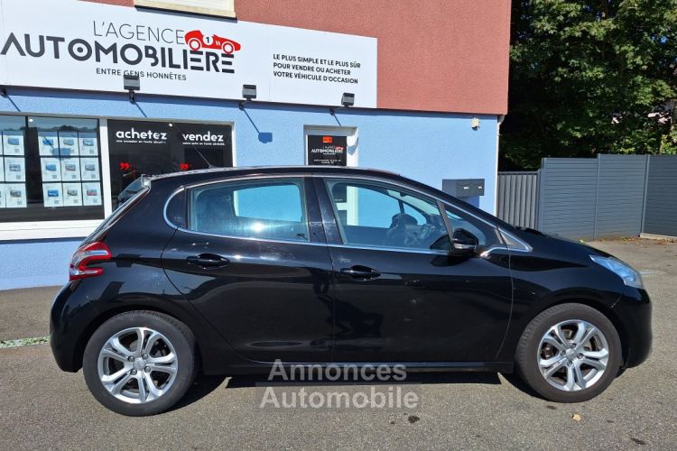 Peugeot 208 ALLURE 5P 1ERE MAIN DISTRI OK - <small></small> 7.490 € <small>TTC</small> - #8